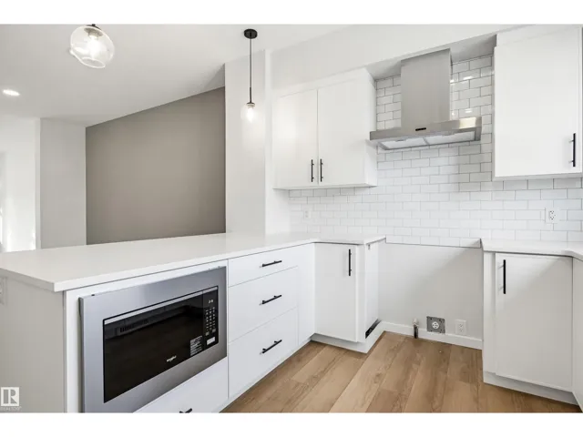 8123 228 Street NW, Edmonton, Alberta T5T7X8