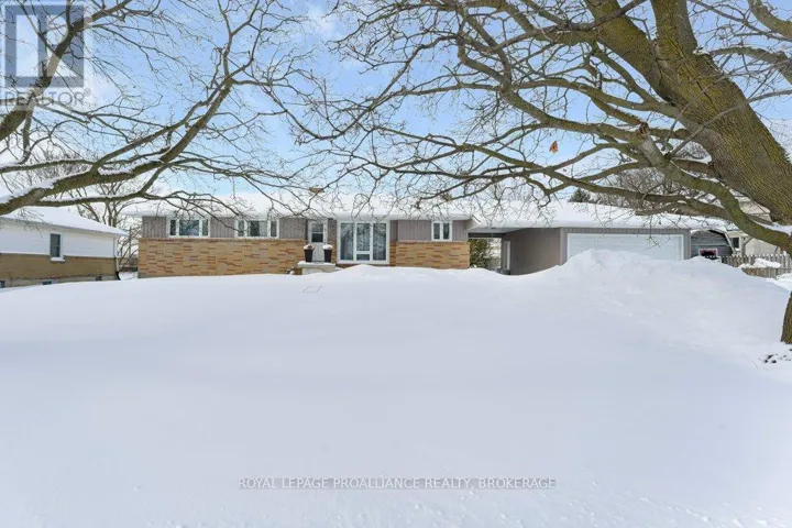 168 AVENUE ROAD, Kingston (West of Sir John A. Blvd), Ontario K7M1C5