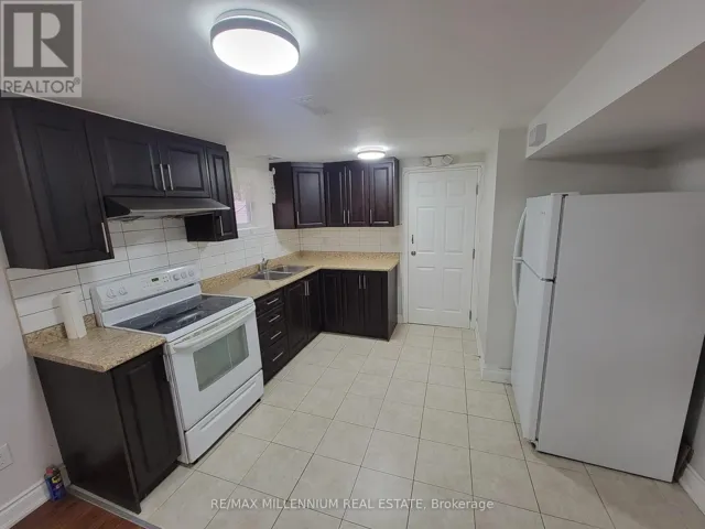 LOWER - 77 ASHFORD COURT, Brampton (Brampton North), Ontario L6V3E2
