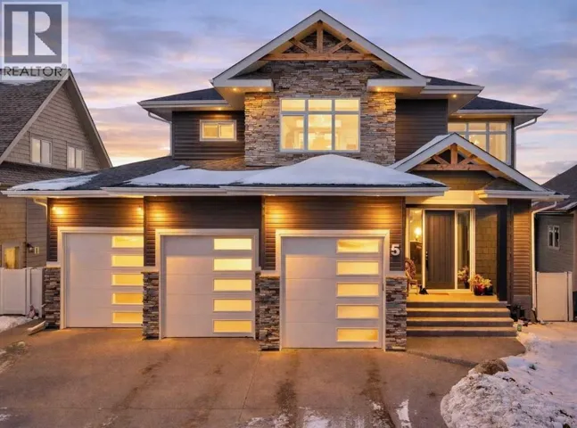 5 Leonard Close, Sylvan Lake, Alberta T4S0E7