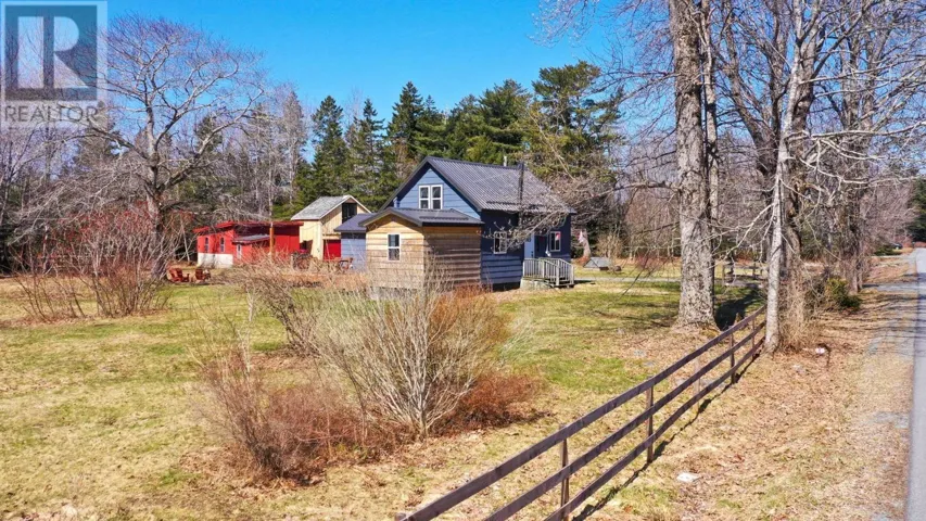 104 mount pleasant Road, Brooklyn, Nova Scotia B0J1H0