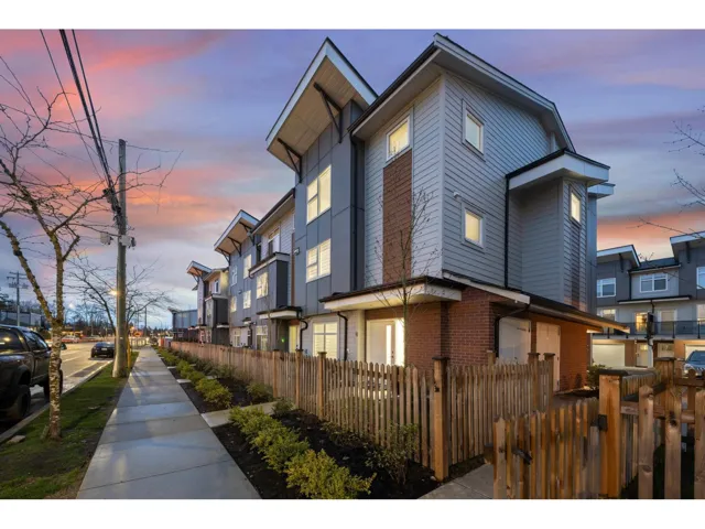 6 22334 48 AVENUE, Langley, British Columbia V3A3N5