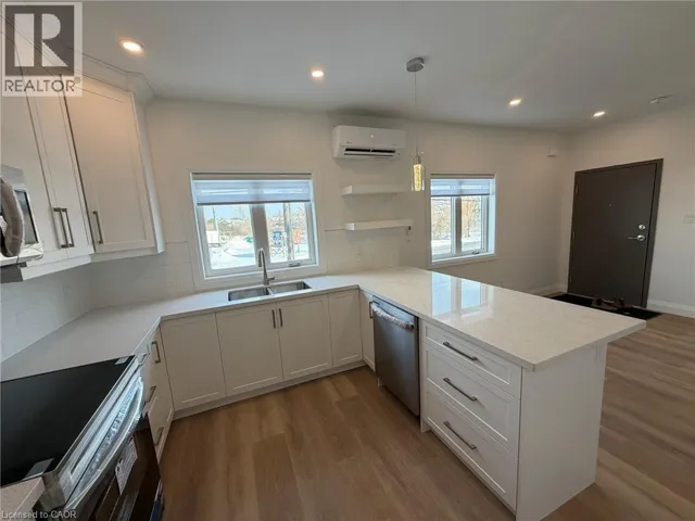 137 WHITLEY Street Unit# 2, Cambridge, Ontario N3H4K7