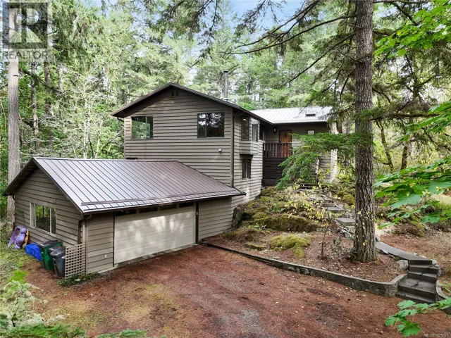 100 Viaduct Ave W, Saanich, British Columbia V9E1J3