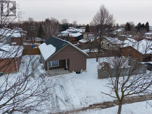 3 - 2 PIPERS GREEN COURT, Kitchener, Ontario N2E3C6