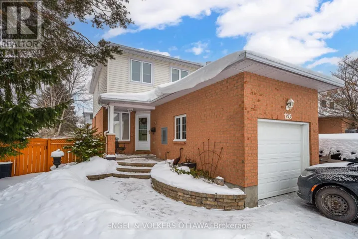 126 WHALINGS CIRCLE, Ottawa, Ontario K2S1S4