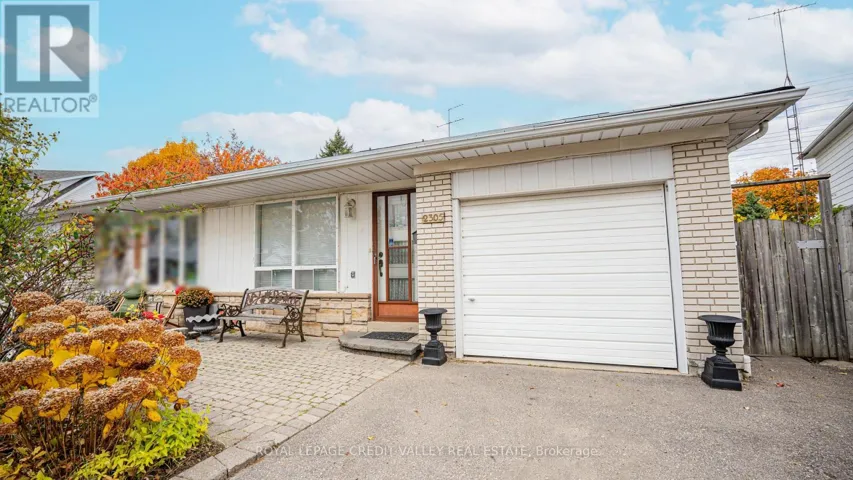 2305 DELKUS CRESCENT, Mississauga (Cooksville), Ontario L5A1K8