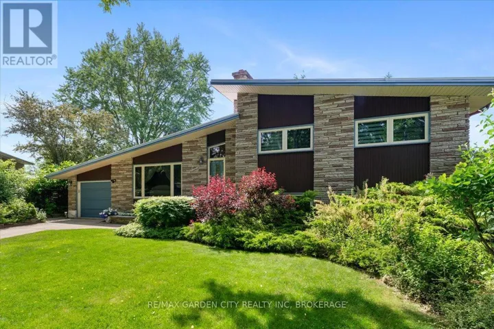 7 GLENAYR PLACE, St. Catharines (Glendale/Glenridge), Ontario L2T2A2