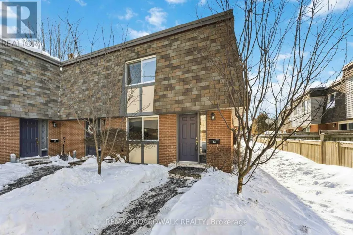 - - 13 CORLEY PRIVATE, Ottawa, Ontario K1V8T7