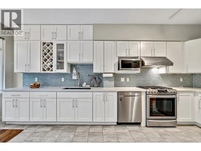 3264 CLERMONT MEWS, Vancouver, British Columbia V5S4X3