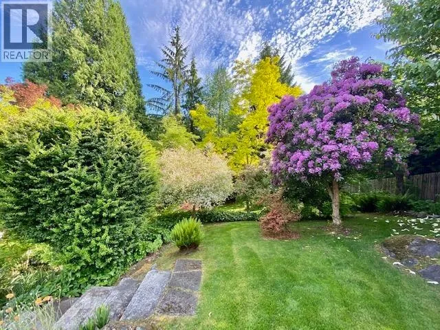 475 SOUTHBOROUGH DRIVE, West Vancouver, British Columbia V7S1M4