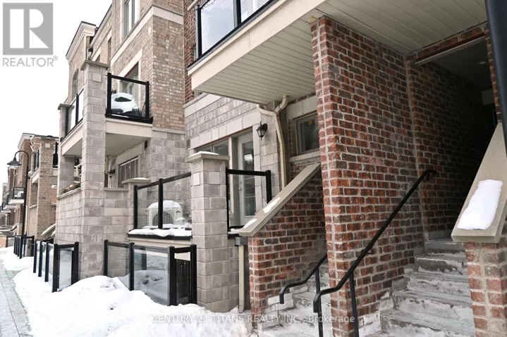 135 - 80 PARROTTA DRIVE, Toronto (Humberlea-Pelmo Park), Ontario M9M0E6