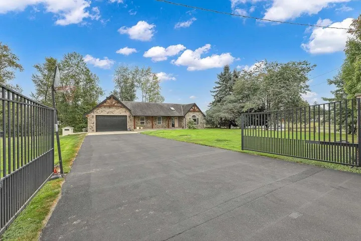 6650 258 STREET, Langley, British Columbia V4W1V3