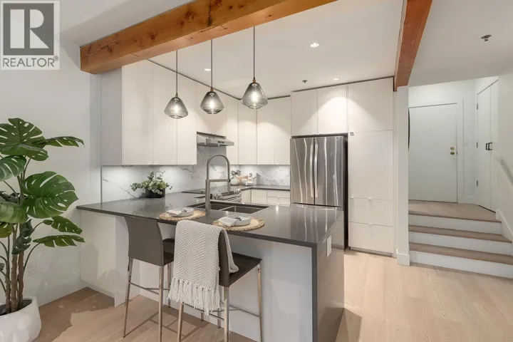 105 1963 W 3RD AVENUE, Vancouver, British Columbia V6J1L2