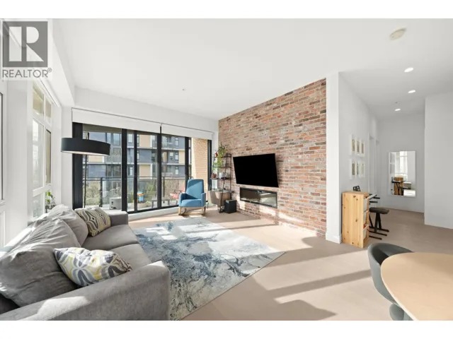 214 300 SALTER STREET, New Westminster, British Columbia V3M0L9