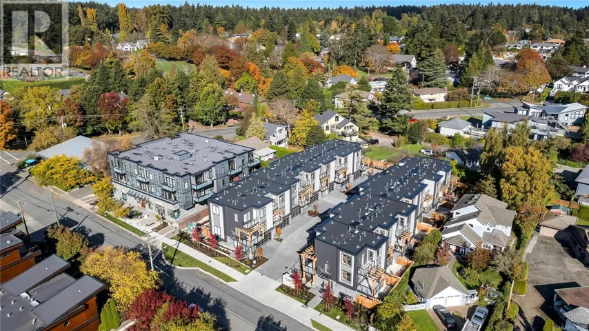 13 2590 Penrhyn St, Saanich, British Columbia V8N1G3