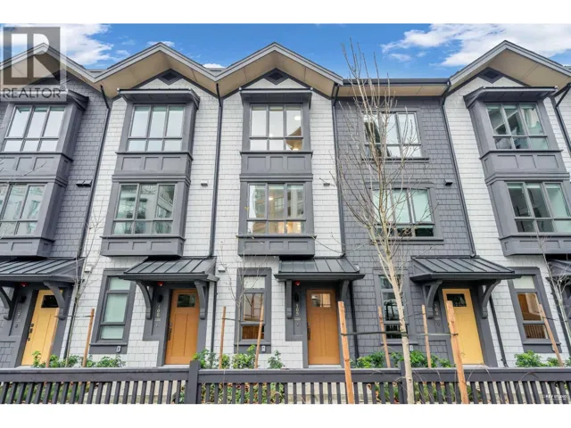 105 2320 EMERY COURT, North Vancouver, British Columbia V7J0G3