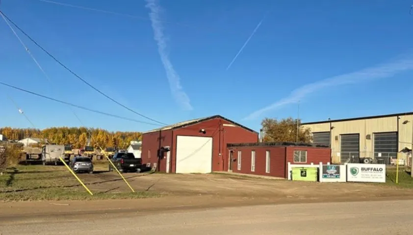 114 1 Ave, Fox Creek, Alberta T0H1P0
