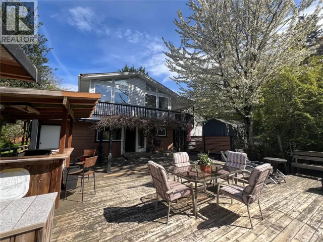 9146 West Saanich Rd, North Saanich, British Columbia V8L5T4