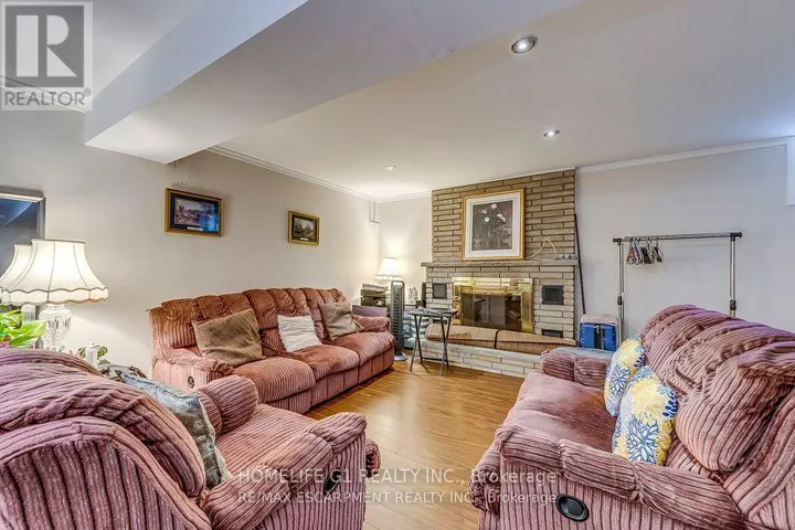 27 GILCREST STREET, Hamilton (Gurnett), Ontario L9C7G9