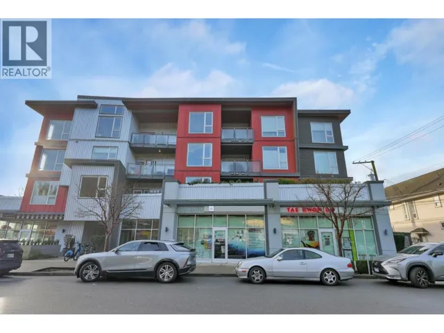 101 & 102 1209 W 16TH STREET, North Vancouver, British Columbia V7P1R5
