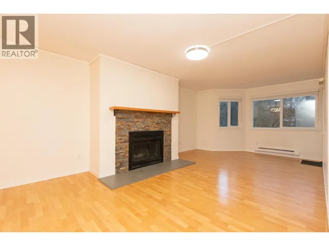 209 9880 MANCHESTER DRIVE, Burnaby, British Columbia V3N4R3