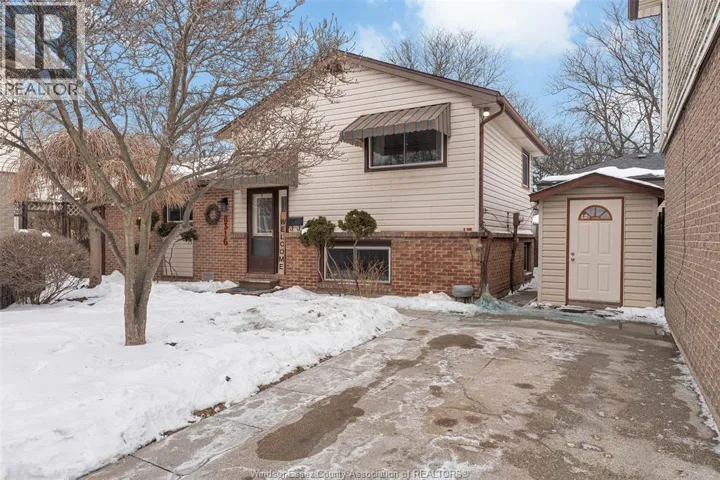 8316 East Moor Court, Windsor, Ontario N8S4M7