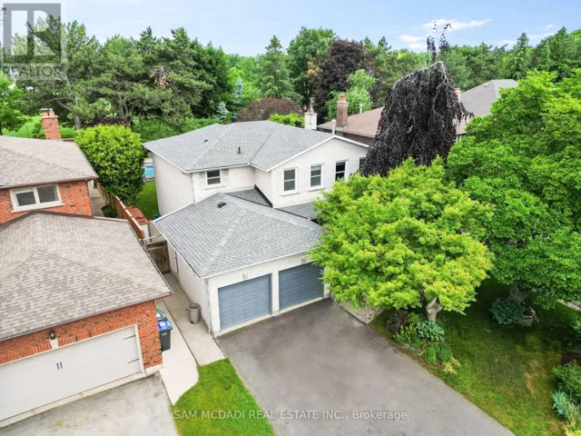 1713 PENGILLEY PLACE, Mississauga (Clarkson), Ontario L5J4R8