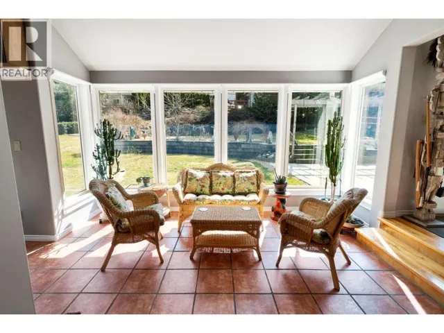 2572 Bayview Road, Blind Bay, British Columbia V0E1H1