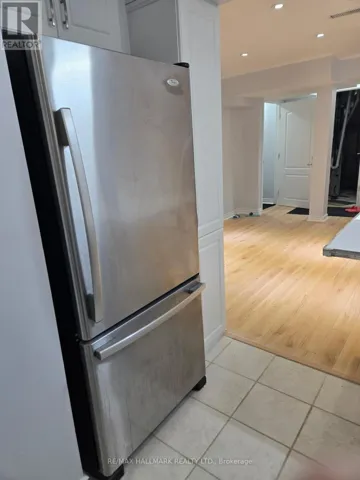 2 LADY LORETTA LANE, Vaughan (Patterson), Ontario L6A4G3