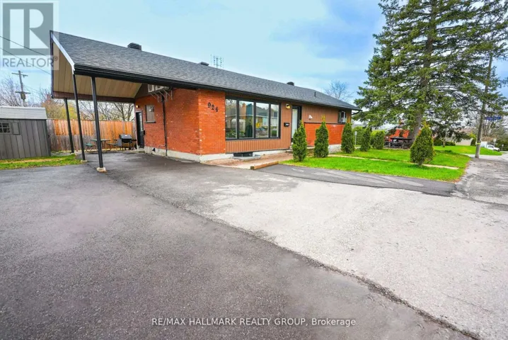924 BERMUDA AVENUE, Ottawa, Ontario K1K0V6