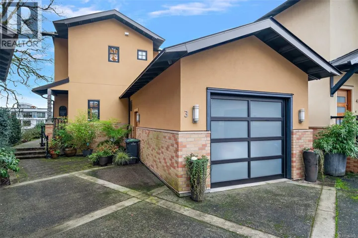 3 849 Dunsmuir Rd, Esquimalt, British Columbia V9A5B8