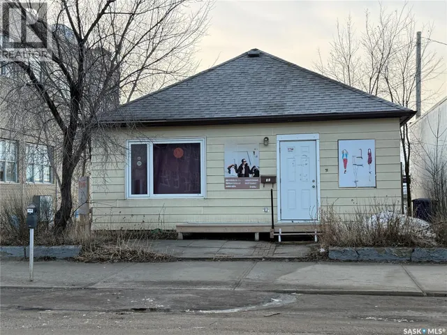 71 Ross STREET W, Moose Jaw, Saskatchewan S6H2M2