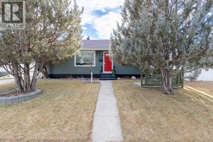 683 7 Street SW, Medicine Hat, Alberta T1A4K9