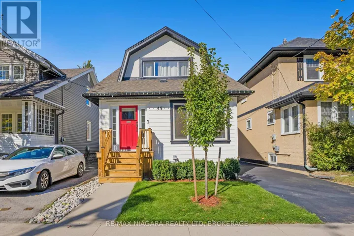 35 LOWELL AVENUE, St. Catharines (Downtown), Ontario L2R2C9