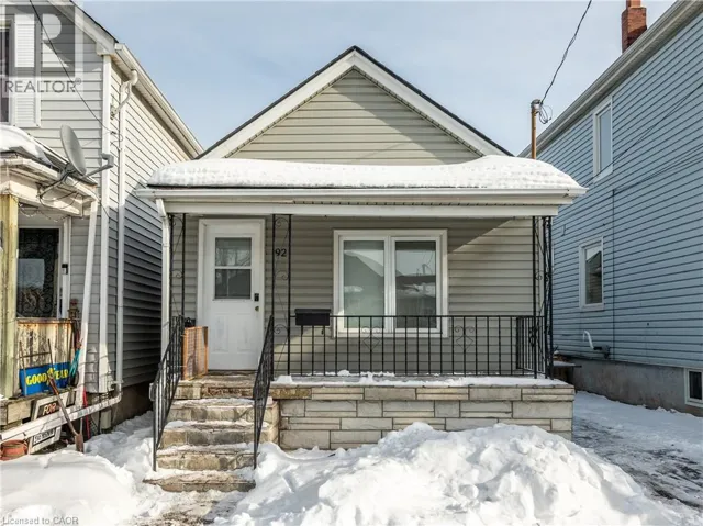 92 FREDERICK Avenue, Hamilton, Ontario L8H4K6
