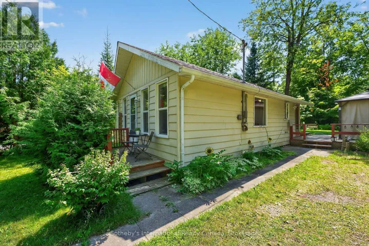 14 DOMAR ROAD, Tiny, Ontario L0L2J0