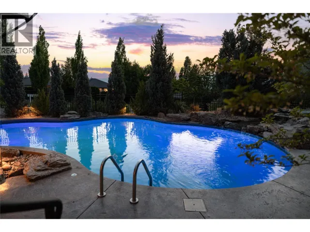 710 ARBOR VIEW Drive, Kelowna, British Columbia V1W4Y2