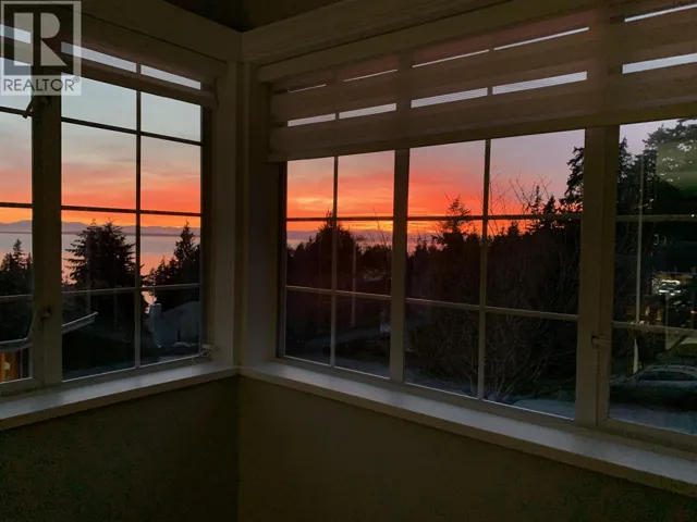 486 OCEAN VIEW DRIVE, Gibsons, British Columbia V0N1V5