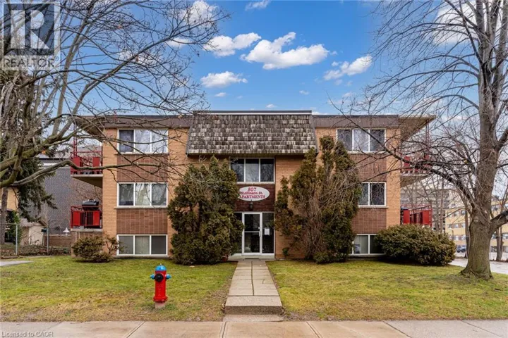 807 ROBINSON Street Unit# B, Burlington, Ontario L7R2L4