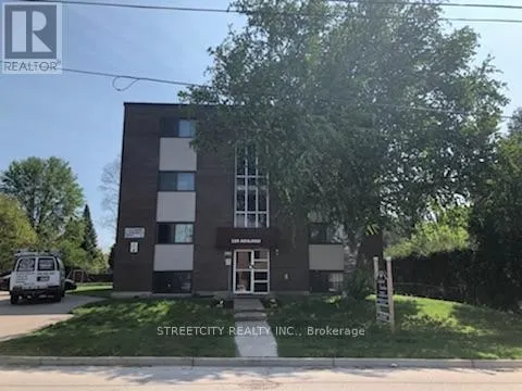 34 - 220 ASHLAND AVENUE, London East (East M), Ontario N5W4E4