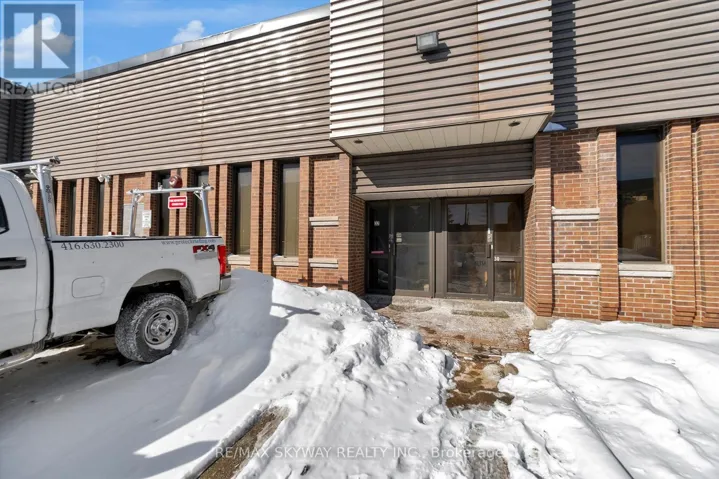 32 GUIDED COURT, Toronto (West Humber-Clairville), Ontario M9V4K6
