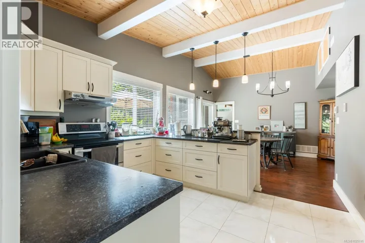 3701 Piercy Rd, Courtenay, British Columbia V9J1R7