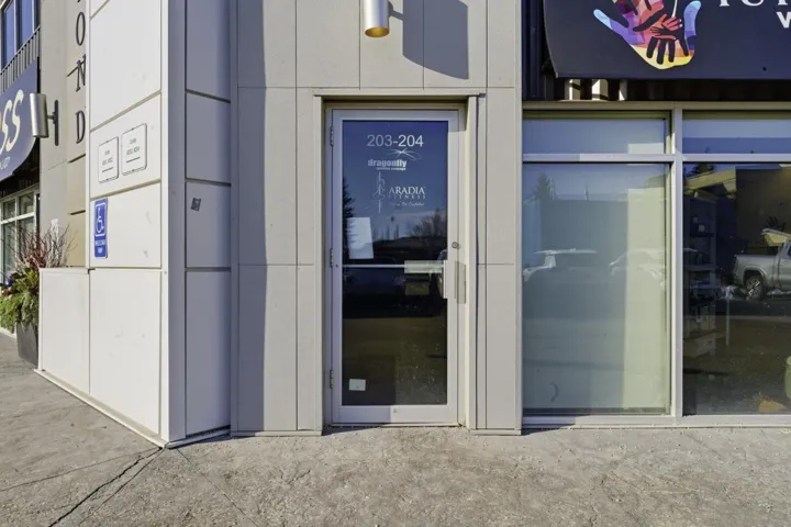 203 15 Carlton Drive, St. Albert, Alberta T8N7K9