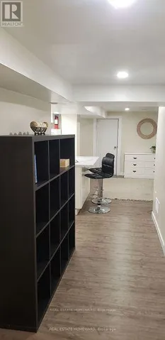 B - 50 MOULD AVENUE, Toronto (Rockcliffe-Smythe), Ontario M6N3Z9