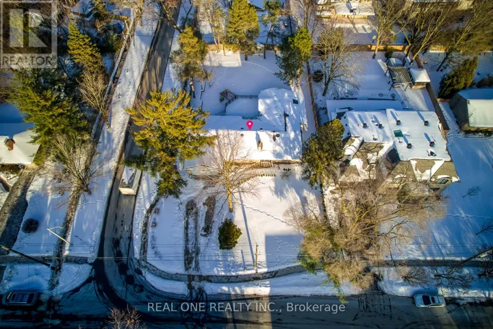 1399 CHRISEDEN DRIVE, Mississauga (Lorne Park), Ontario L5H1V1
