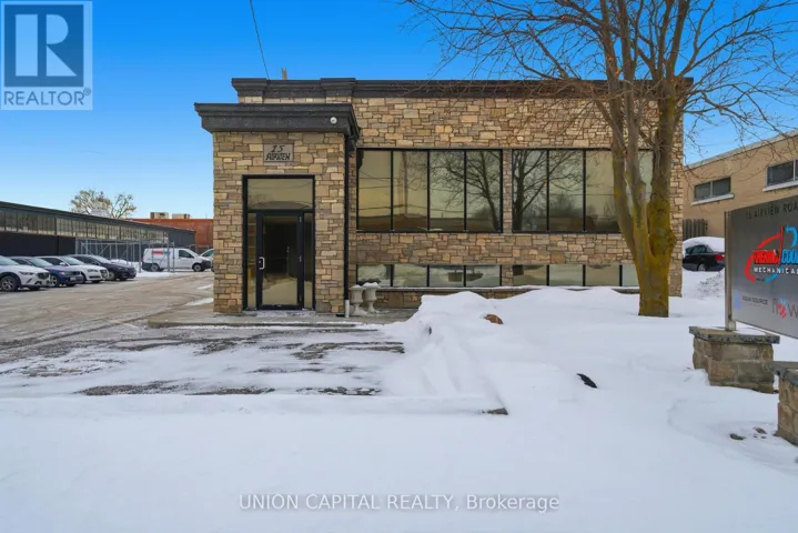 15 AIRVIEW ROAD, Toronto (West Humber-Clairville), Ontario M9W4P1