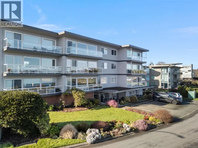 305 1270 Beach Dr, Oak Bay, British Columbia V8S2N3