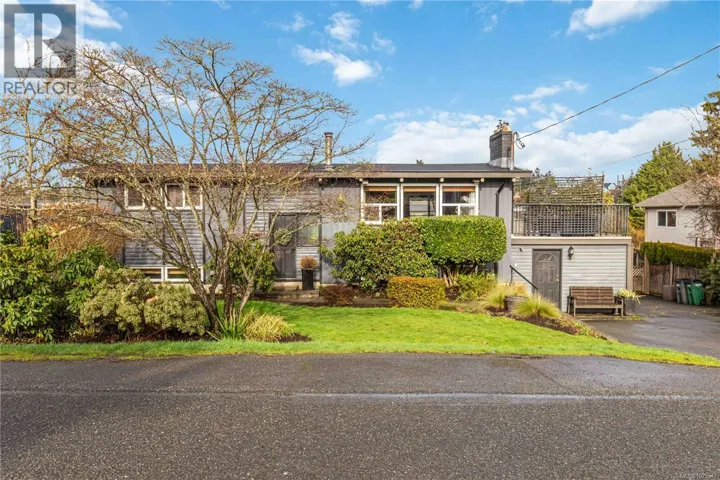 580 Baker St, Saanich, British Columbia V8Z2H5