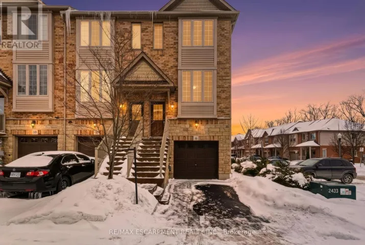 6 CHAPMAN LANE, Hamilton (Ancaster), Ontario L9G0A5